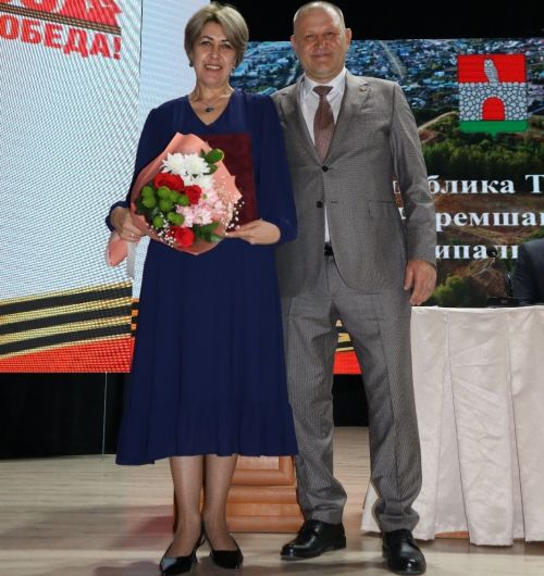 Чирмешән районы авыл җирлекләре башлыклары һәм белгечләре бүләкләнде