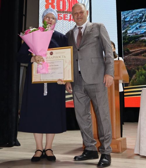 Чирмешән районы авыл җирлекләре башлыклары һәм белгечләре бүләкләнде