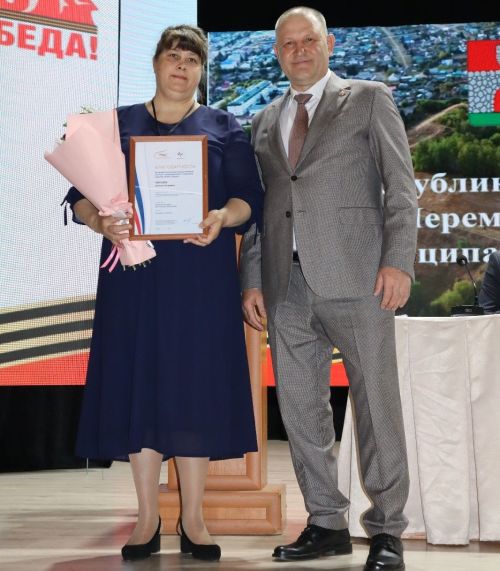 Чирмешән районы авыл җирлекләре башлыклары һәм белгечләре бүләкләнде