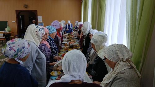 Иске Кади мәчете хатын-кызларны Мәүлет бәйрәменә җыйды