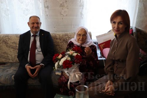 Кызыл Ярдан эстон кызы Аста Могыйнова 95 яшендә дә шигырьләр яза