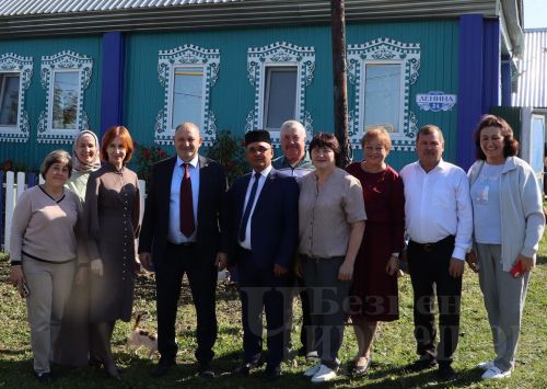 Кызыл Ярдан эстон кызы Аста Могыйнова 95 яшендә дә шигырьләр яза