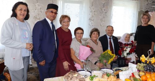 Кызыл Ярдан эстон кызы Аста Могыйнова 95 яшендә дә шигырьләр яза