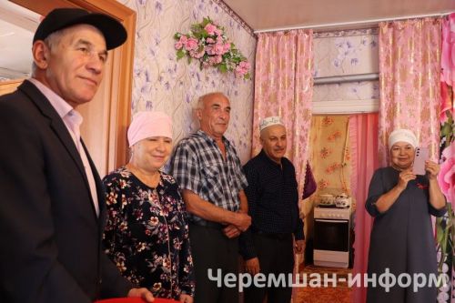 Гульзихан Хусаинова из поселка Тукай отметила 90-летний юбилей