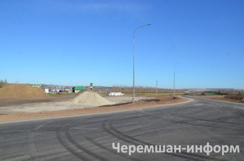 Вторую часть объездной дороги Черемшана заасфальтировали первым слоем