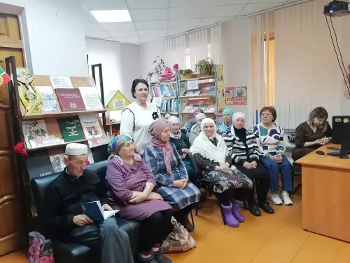 В селе Старое Кадеево презентовали книгу баитов Фагимы Амирхановой