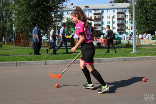 В Казанском лицее № 121 открыли обновленную хоккейную площадку