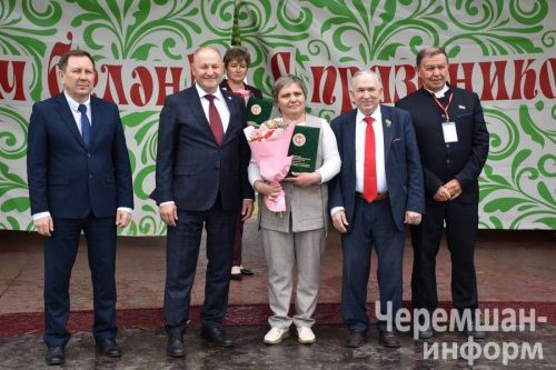 Чирмешән Сабан туенда авыл җитәкчеләрен бүләкләделәр
