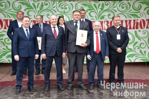 Чирмешән Сабан туенда авыл җитәкчеләрен бүләкләделәр
