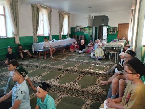 Туймәт балалары мәчеткә курсларга килә