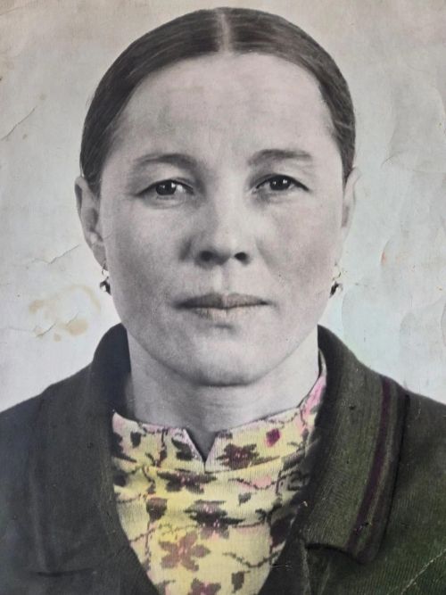 Передовая доярка Аклима Хайруллина из села Беркет-Ключа награждена орденом
