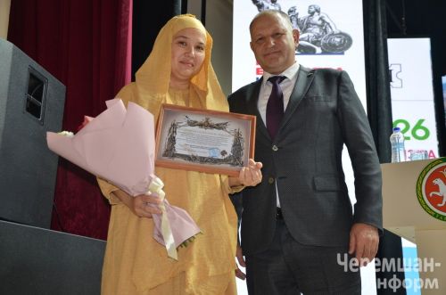 Хәрбиләргә булышкан чирмешәнлеләрне бүләкләделәр