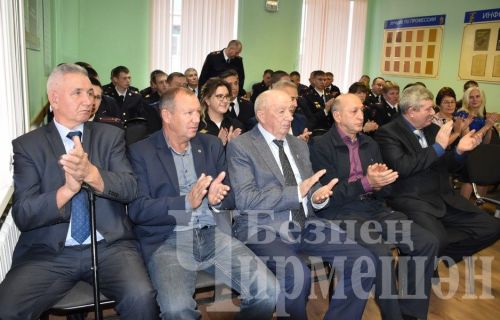 Чирмешәннең полиция бүлегендә һөнәри бәйрәмнәрен билгеләп үттеләр (ФОТОРЕПОРТАЖ)