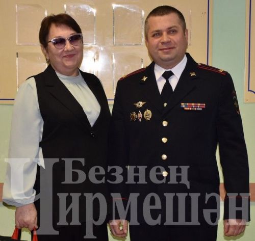 Чирмешәннең полиция бүлегендә һөнәри бәйрәмнәрен билгеләп үттеләр (ФОТОРЕПОРТАЖ)