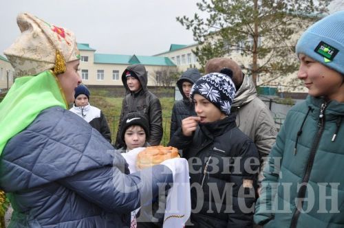 Иске Үтәмештә яңа күпер ачтылар (ФОТОРЕПОРТАЖ)