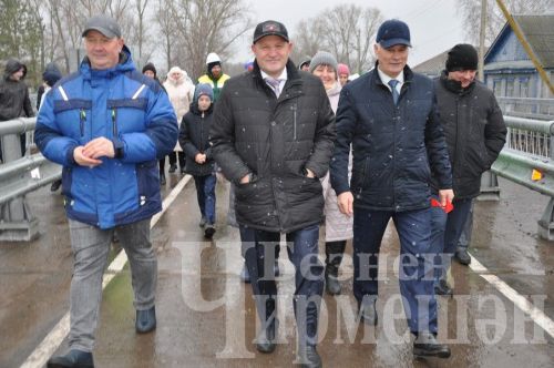 Иске Үтәмештә яңа күпер ачтылар (ФОТОРЕПОРТАЖ)