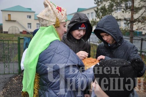 Иске Үтәмештә яңа күпер ачтылар (ФОТОРЕПОРТАЖ)