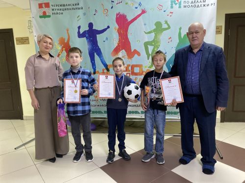 В Черемшане организовали шахматный турнир, посвященный Дню народного единства (ФОТОРЕПОРТАЖ)