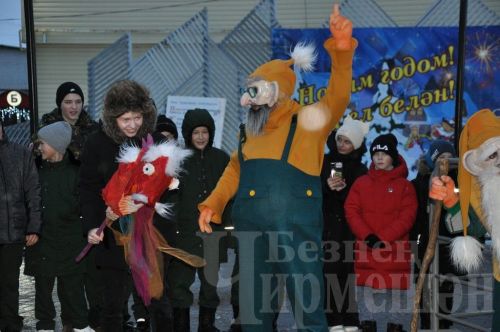 Черемшанских детей порадовали альметьевские артисты (ФОТОРЕПОРТАЖ)