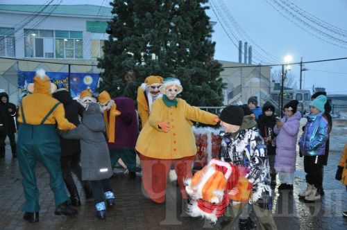 Чирмешән балаларын Әлмәт артистлары сөендерде (ФОТОРЕПОРТАЖ)