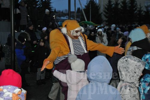 Черемшанских детей порадовали альметьевские артисты (ФОТОРЕПОРТАЖ)