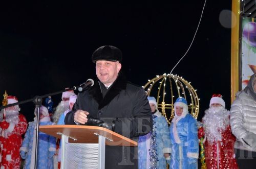 Торжество открытия центральной елки в Черемшане (ФОТОРЕПОРТАЖ)