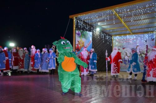 Чирмешәндә үзәк чыршы утларын кабызу бәйрәме (ФОТОРЕПОРТАЖ)