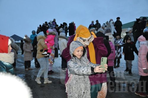 Черемшанских детей порадовали альметьевские артисты (ФОТОРЕПОРТАЖ)