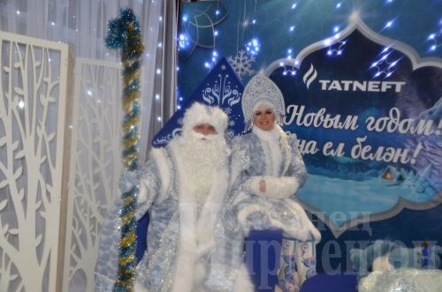 Торжество открытия центральной елки в Черемшане (ФОТОРЕПОРТАЖ)