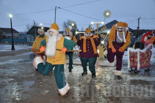 Черемшанских детей порадовали альметьевские артисты (ФОТОРЕПОРТАЖ)