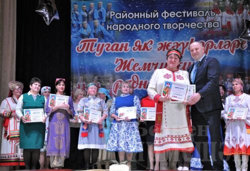 В Черемшане прошел гала-концерт фестиваля "Жемчужины родного края" (ФОТОРЕПОРТАЖ)