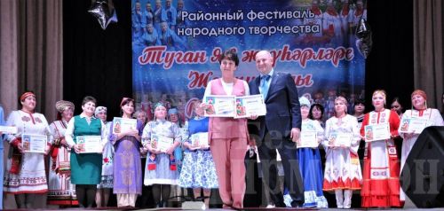 В Черемшане прошел гала-концерт фестиваля "Жемчужины родного края" (ФОТОРЕПОРТАЖ)