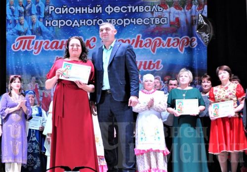В Черемшане прошел гала-концерт фестиваля "Жемчужины родного края" (ФОТОРЕПОРТАЖ)