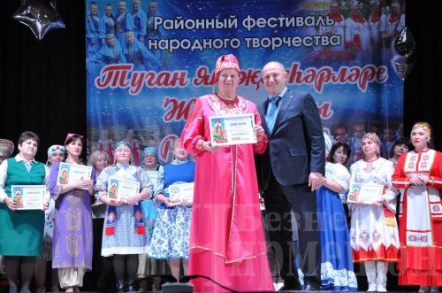 В Черемшане прошел гала-концерт фестиваля "Жемчужины родного края" (ФОТОРЕПОРТАЖ)