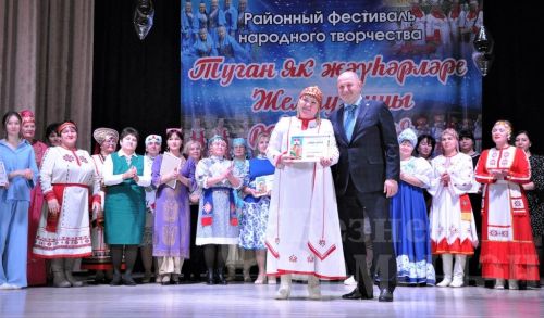 В Черемшане прошел гала-концерт фестиваля "Жемчужины родного края" (ФОТОРЕПОРТАЖ)