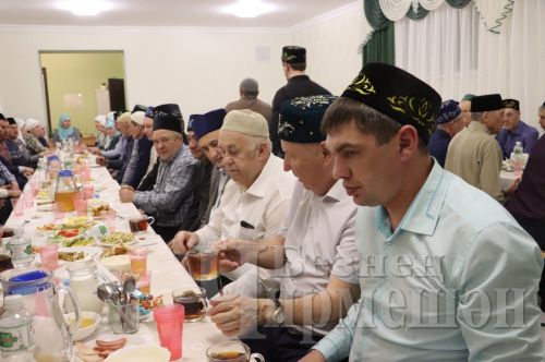 Чирмешән район җитәкчесе ифтар мәҗлесе оештырды (ФОТОРЕПОРТАЖ)