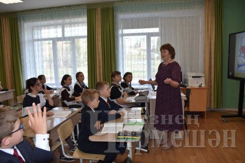 Чирмешән лицеенда татар теле һәм әдәбияты укытучыларының төбәк-ара семинары уза (ФОТОРЕПОРТАЖ)