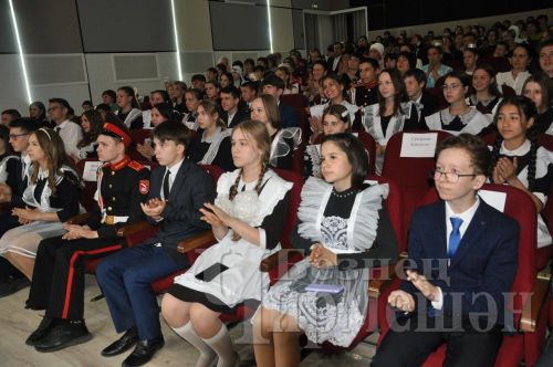 Чирмешәндә сәләтле укучыларны бүләкләделәр (ФОТОРЕПОРТАЖ)
