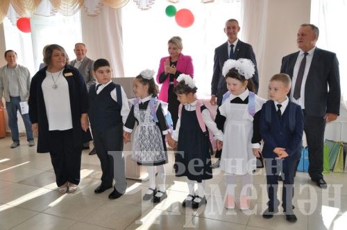 Бәркәтә мәктәбендә Белем көне узды (ФОТОРЕПОРТАЖ)
