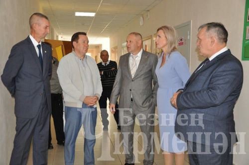 Бәркәтә мәктәбендә Белем көне узды (ФОТОРЕПОРТАЖ)