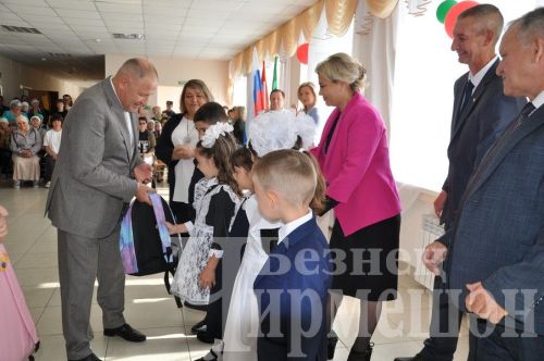 Бәркәтә мәктәбендә Белем көне узды (ФОТОРЕПОРТАЖ)