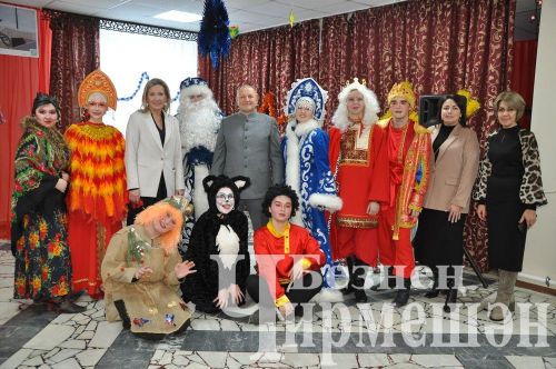 В Черемшане одаренных детей пригласили на новогодний праздник (ФОТОРЕПОРТАЖ)