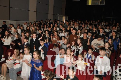 В Черемшане одаренных детей пригласили на новогодний праздник (ФОТОРЕПОРТАЖ)