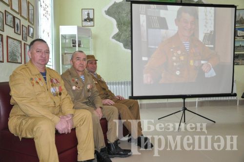 Чирмешәндә әфганчы ветеран Марат Җаббаровны искә алдылар (ФОТОРЕПОРТАЖ)