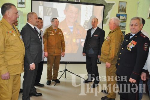 Чирмешәндә әфганчы ветеран Марат Җаббаровны искә алдылар (ФОТОРЕПОРТАЖ)