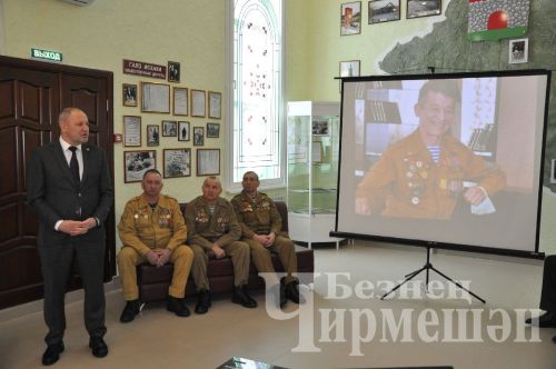 Чирмешәндә әфганчы ветеран Марат Җаббаровны искә алдылар (ФОТОРЕПОРТАЖ)