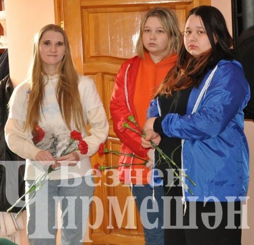 Түбән Чегодайда махсус хәрби операция зонасында һәлак булган Нуршат Хожаевны искә алдылар ( ФОТОРЕПОРТАЖ)