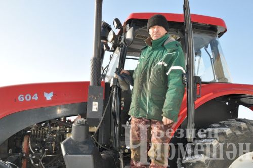 "ЧИРМЕШӘНАГРО" ашханәсендә техника ремонтлаучыларга төшке аш әзерлиләр (ФОТОРЕПОРТАЖ)