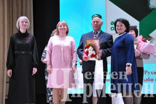 Чирмешәндә "Әдәби офыклар" китабын тәкъдим иттеләр (ФОТОРЕПОРТАЖ)