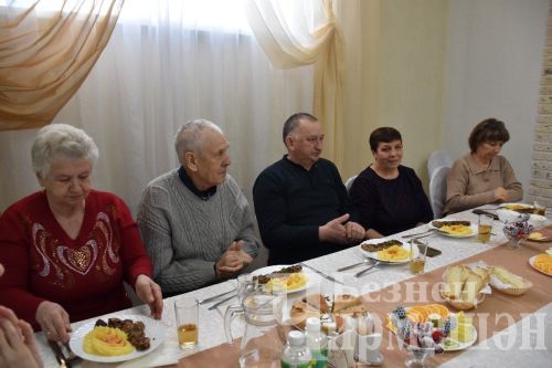 Чирмешәндә Гаилә елына багышланган “Сезнең йортыгызга бәхет һәм тынычлык телибез” дип аталган бәйрәм чарасы үткәрделәр (ФОТОРЕПОРТАЖ)